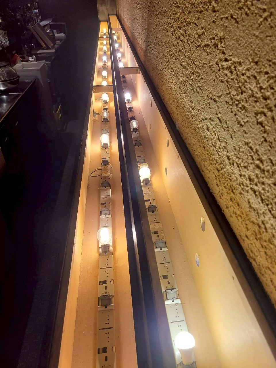 店舗照明LED照明器具取り替え工事 before