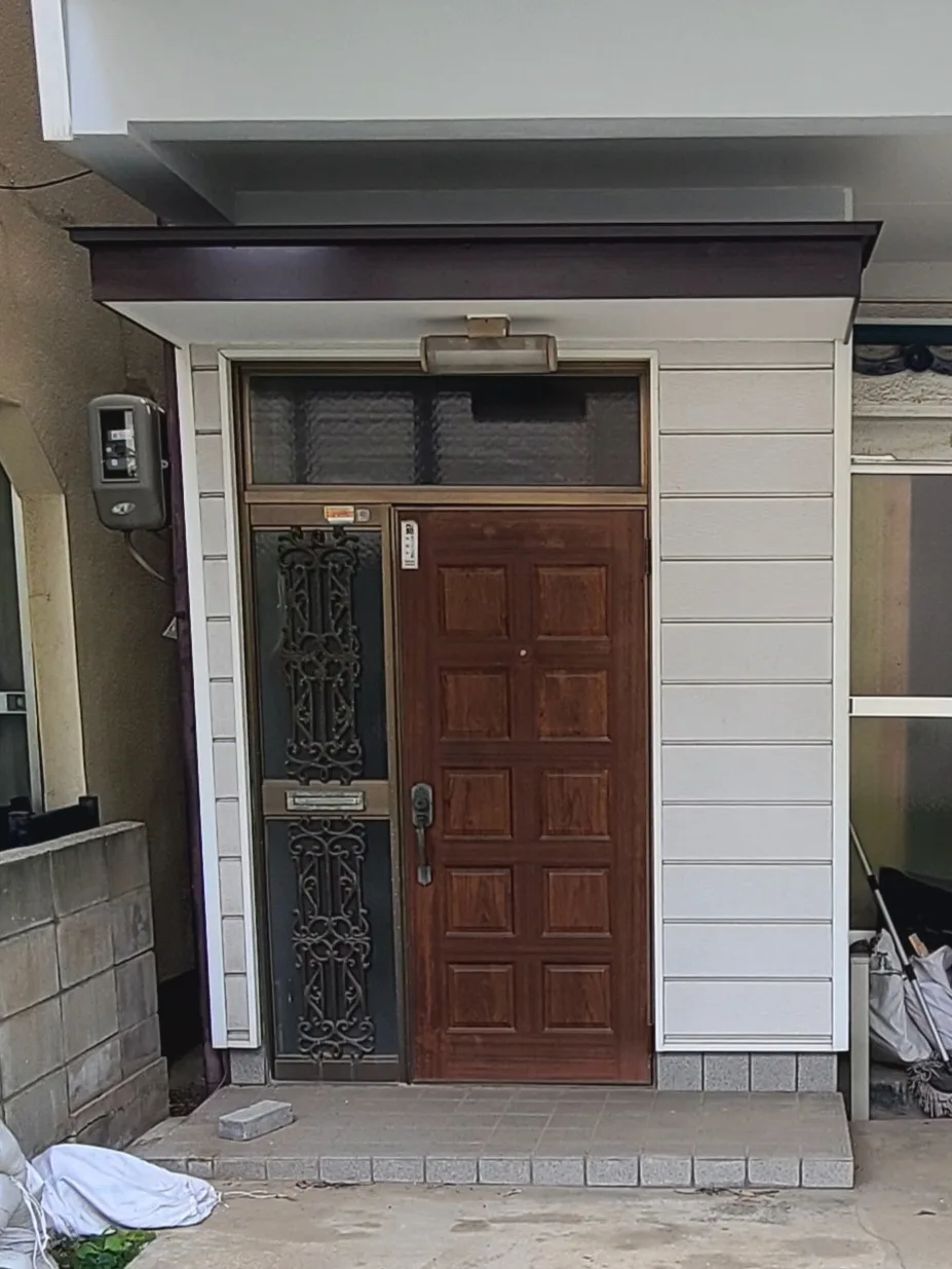 古い戸建て玄関リフォーム before