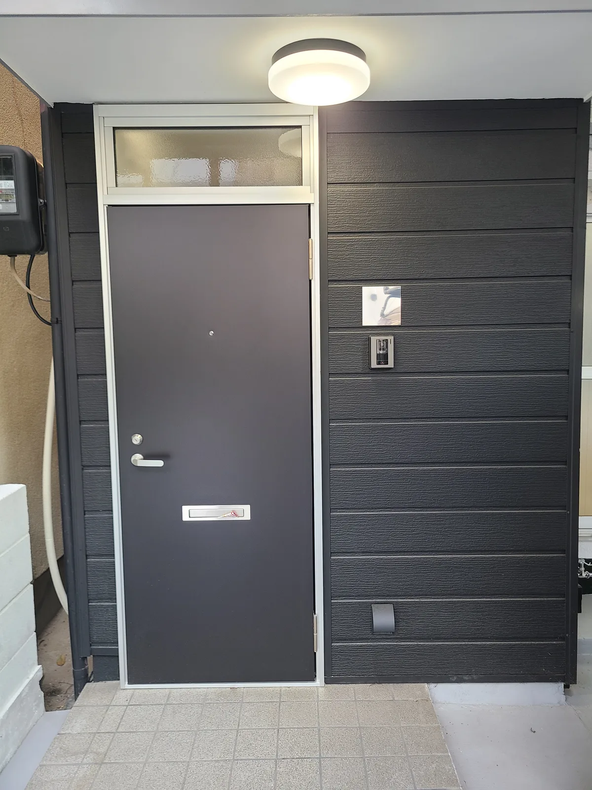 古い戸建て玄関リフォーム after